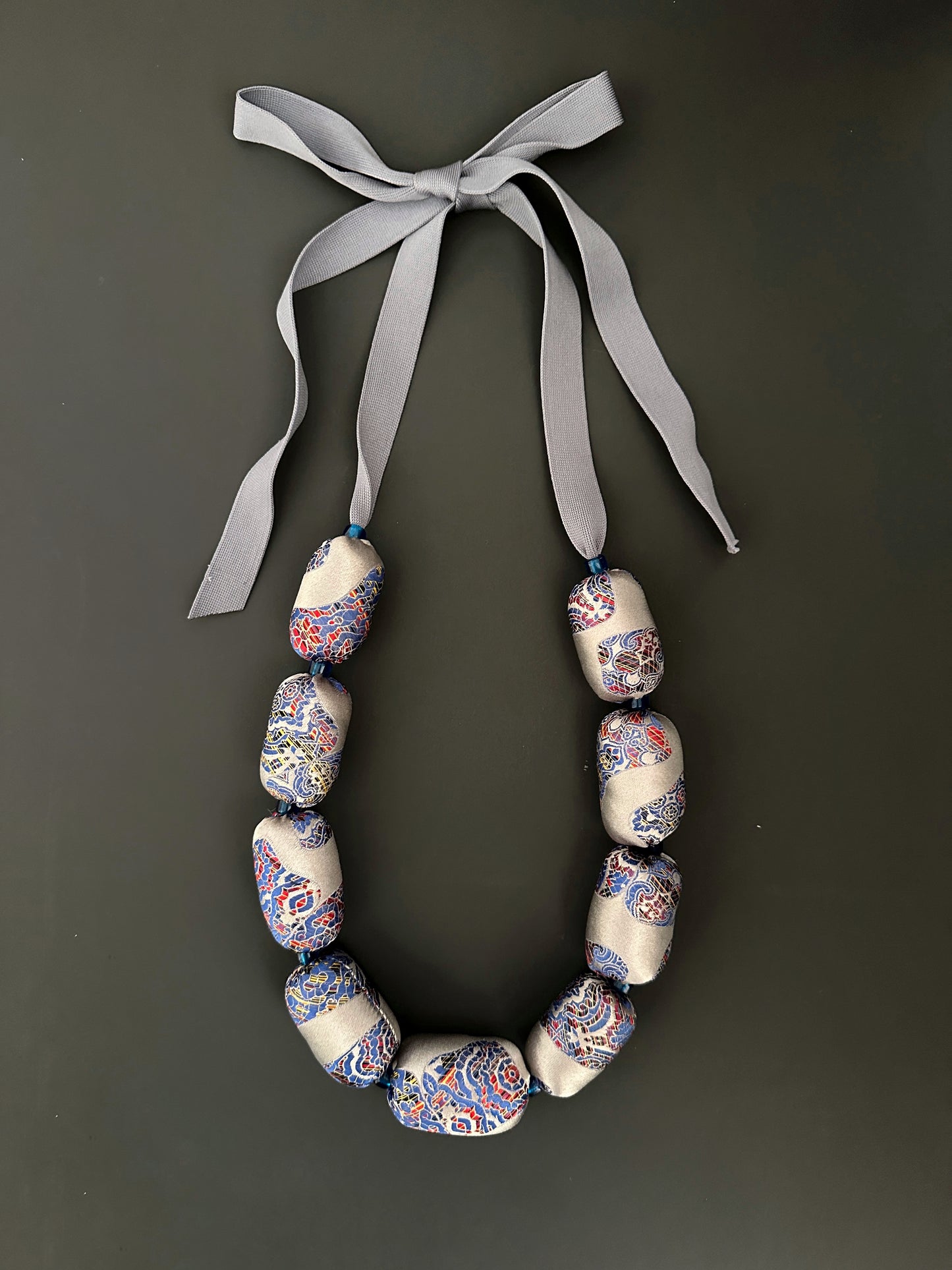 BAUBLE BEAD SILK- gray